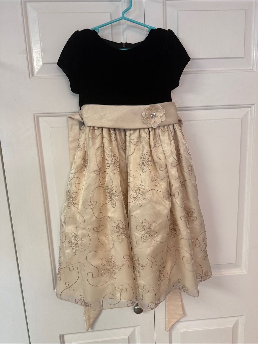 Cinderella Black and Gold Floral Waistband Formal Dress
